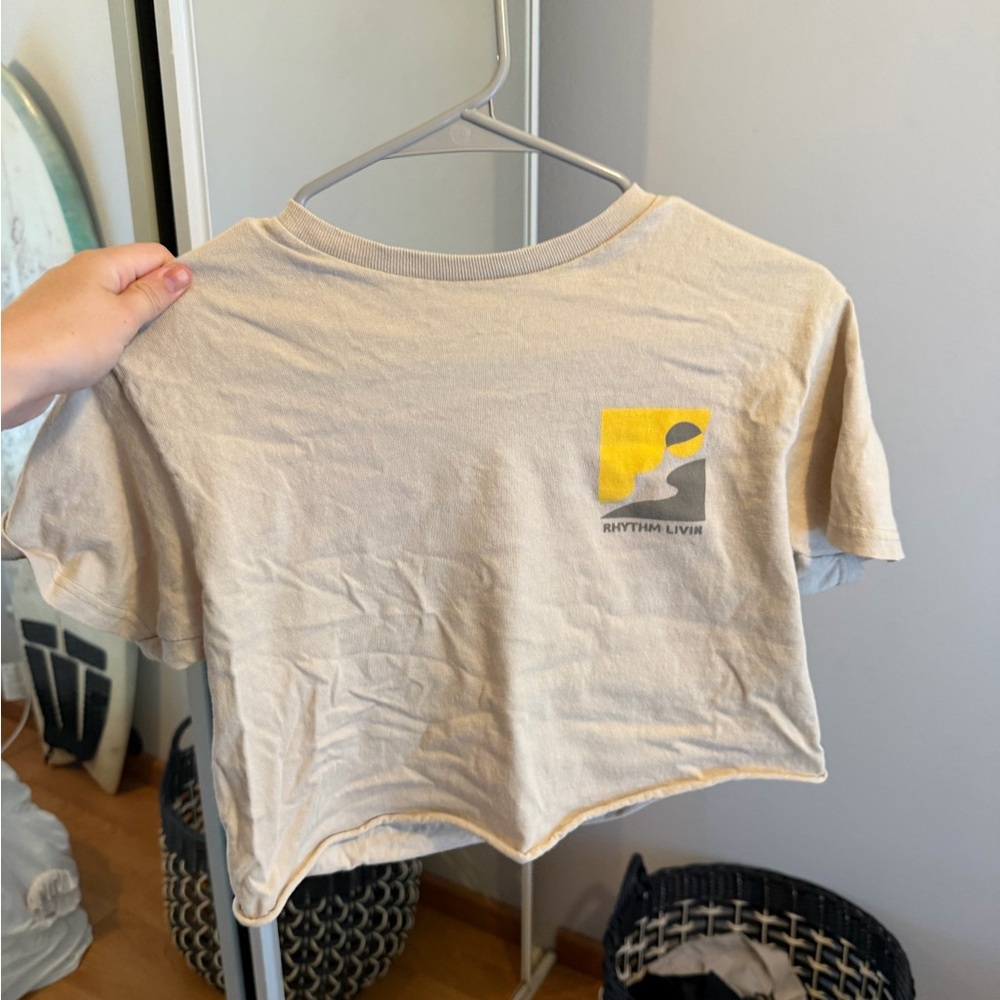 RHYTHM cropped tee